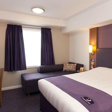 Premier Inn Inverness Centre - River Ness Exteriör bild