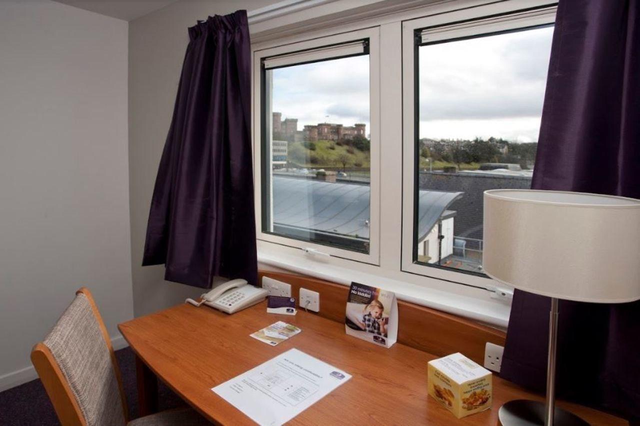 Premier Inn Inverness Centre - River Ness Exteriör bild