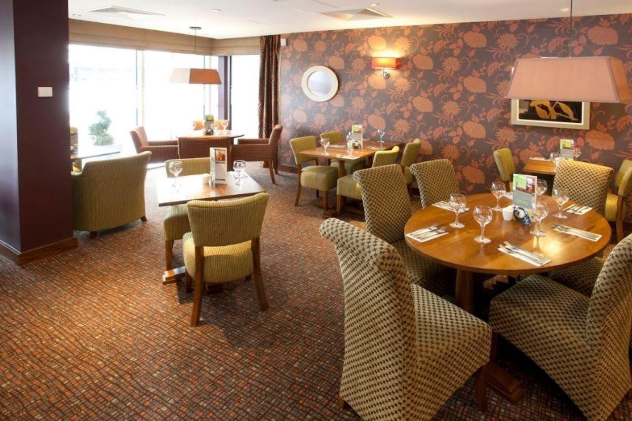 Premier Inn Inverness Centre - River Ness Exteriör bild