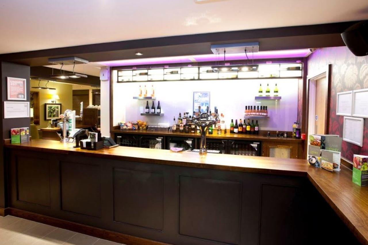 Premier Inn Inverness Centre - River Ness Exteriör bild