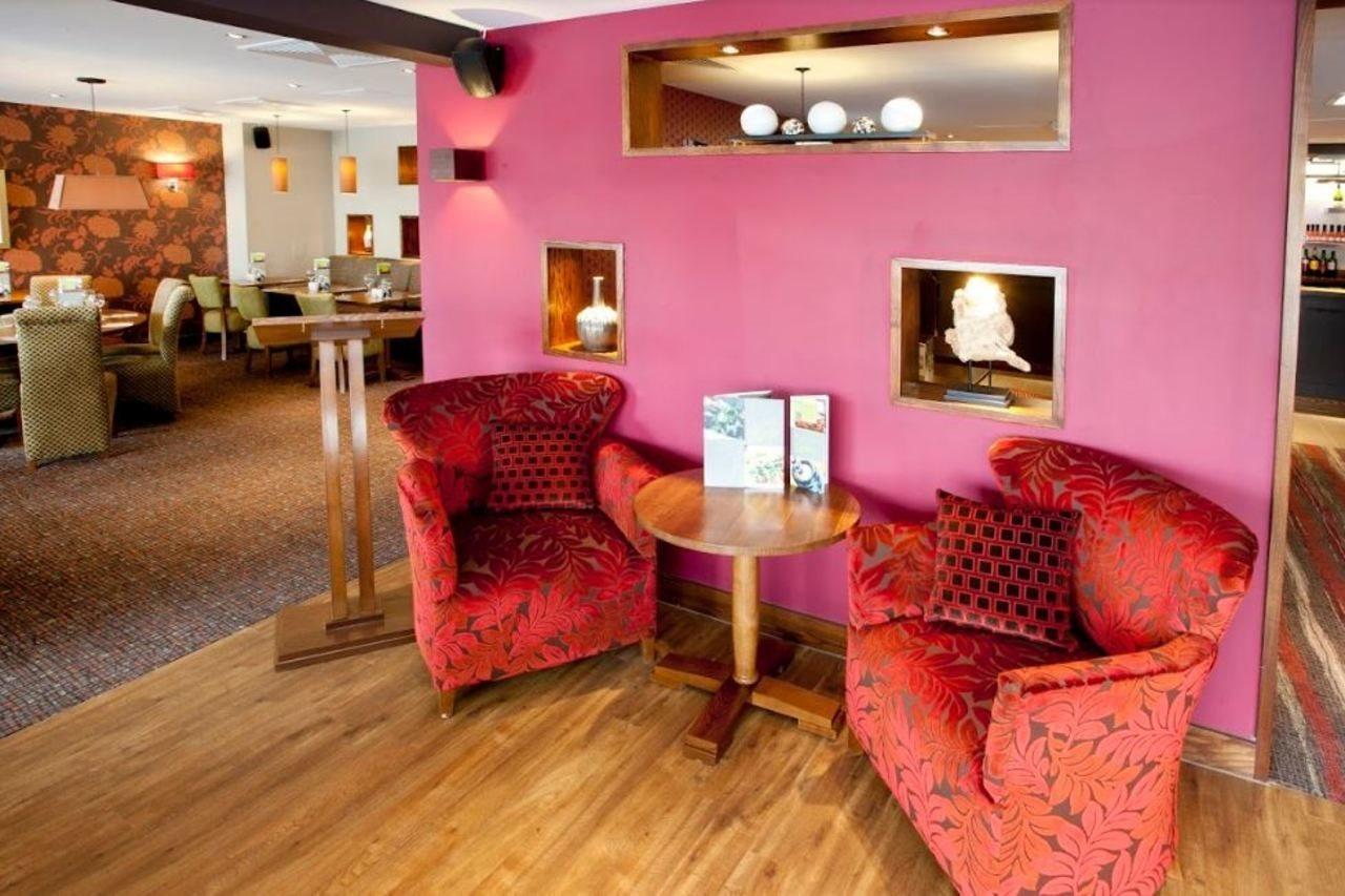 Premier Inn Inverness Centre - River Ness Exteriör bild