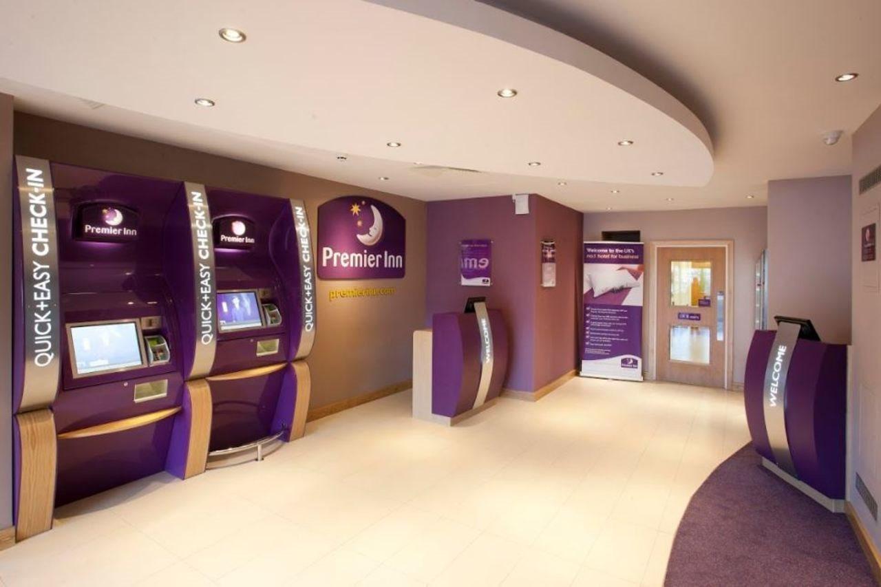 Premier Inn Inverness Centre - River Ness Exteriör bild