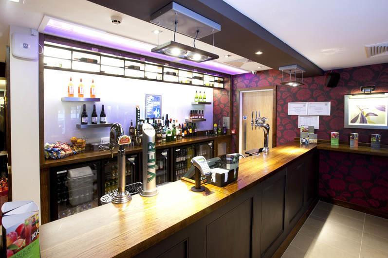 Premier Inn Inverness Centre - River Ness Exteriör bild
