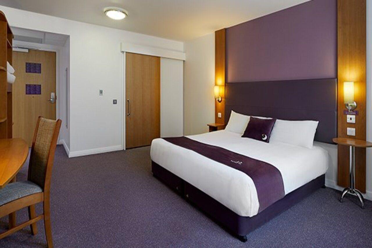 Premier Inn Inverness Centre - River Ness Exteriör bild
