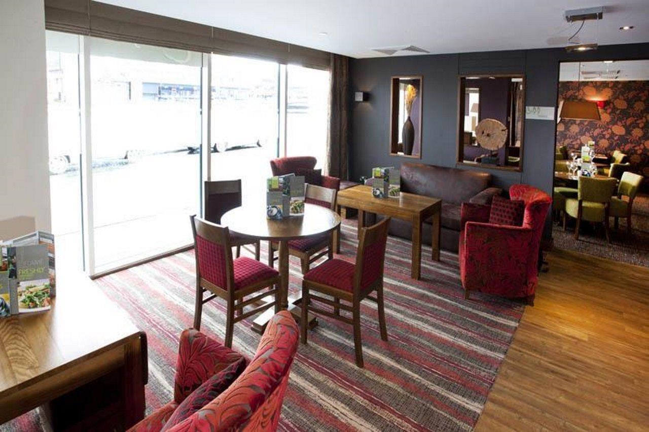 Premier Inn Inverness Centre - River Ness Exteriör bild