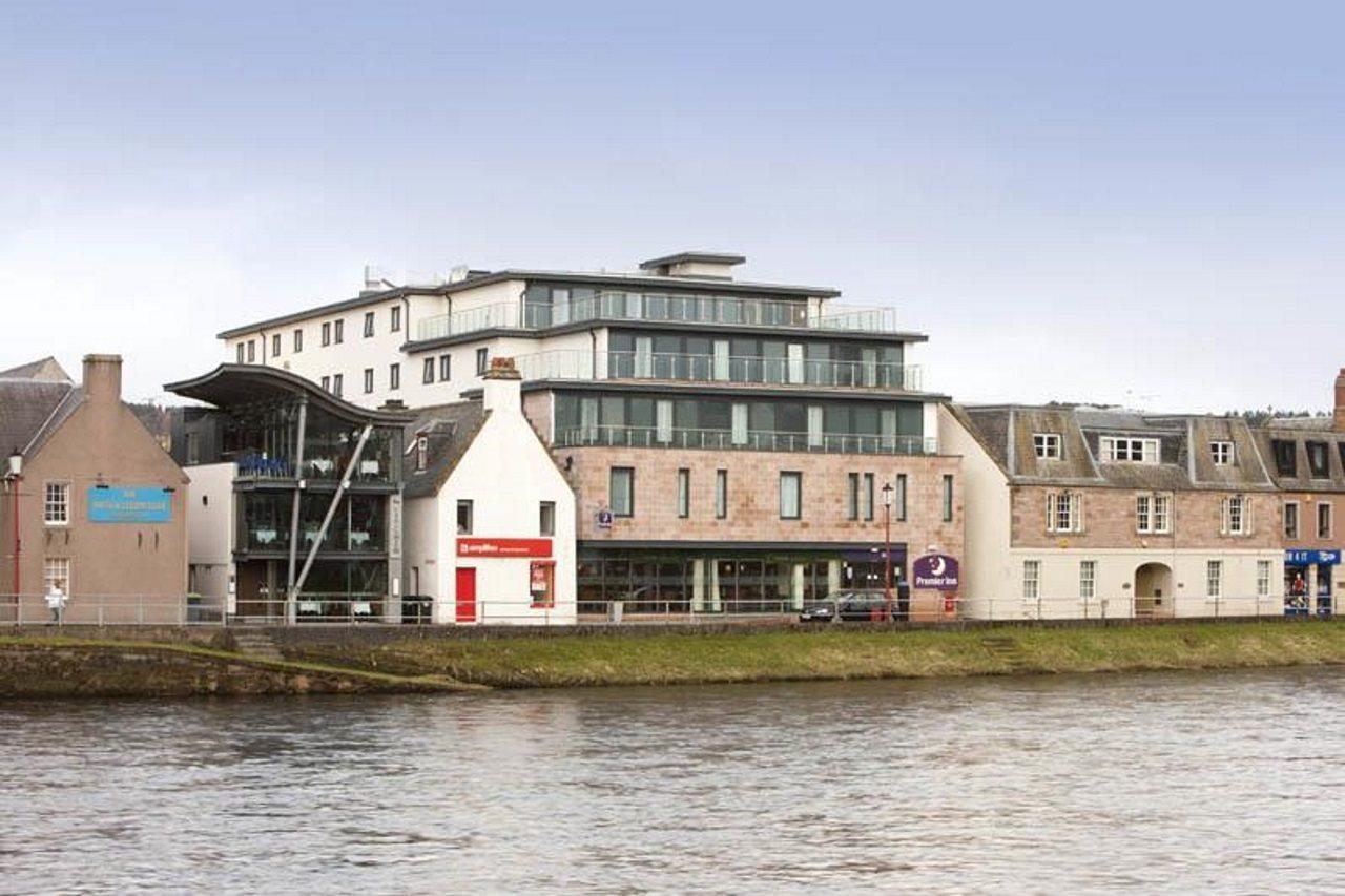 Premier Inn Inverness Centre - River Ness Exteriör bild