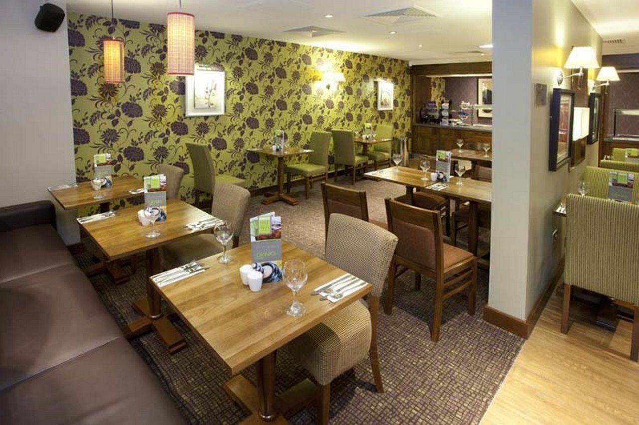 Premier Inn Inverness Centre - River Ness Exteriör bild