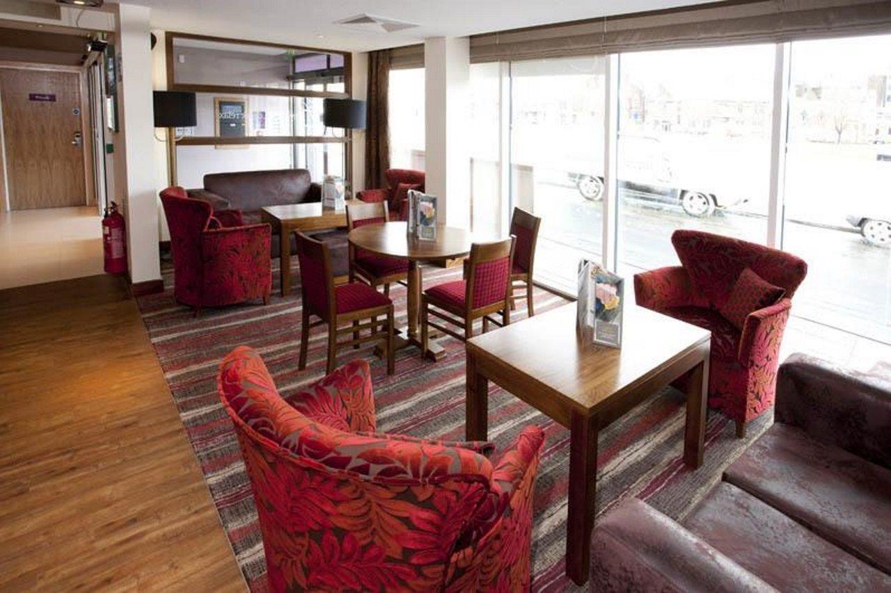 Premier Inn Inverness Centre - River Ness Exteriör bild